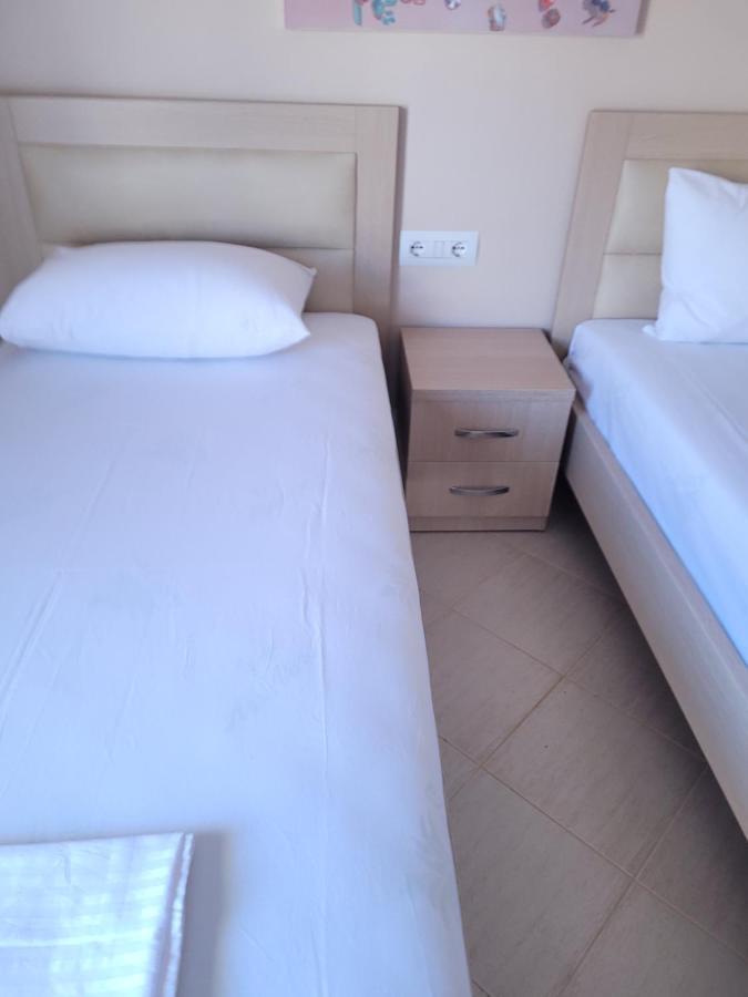 Marina Apartment Sarandë Exterior foto