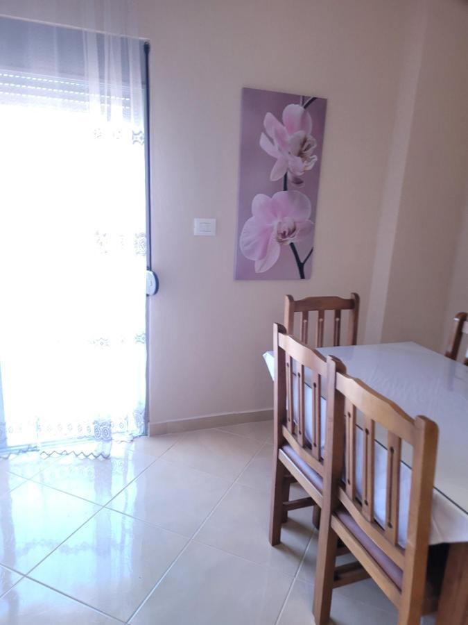 Marina Apartment Sarandë Exterior foto
